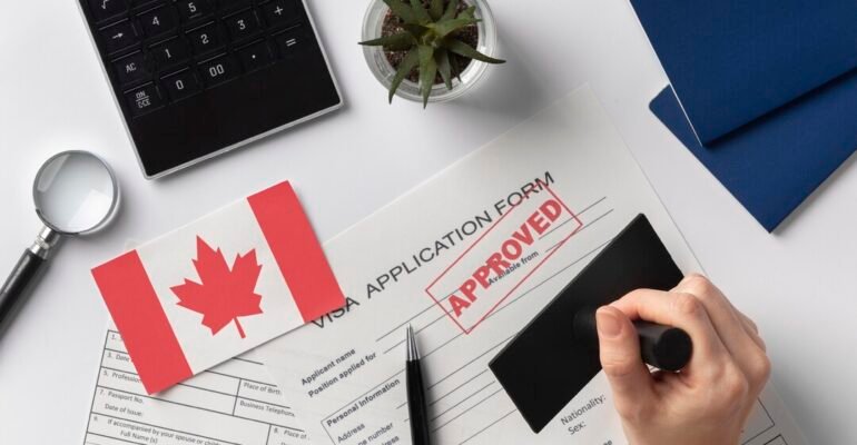 How to change from a Visitor’s Visa to a Work Visa in Canada?