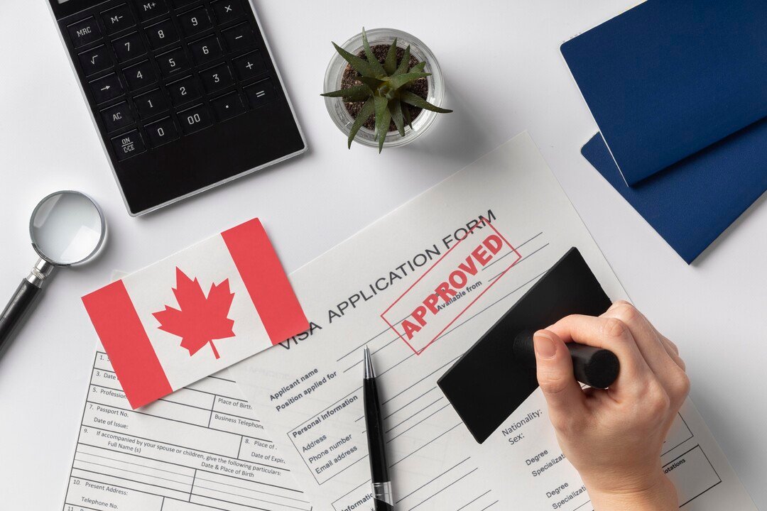 How to change from a Visitor’s Visa to a Work Visa in Canada?