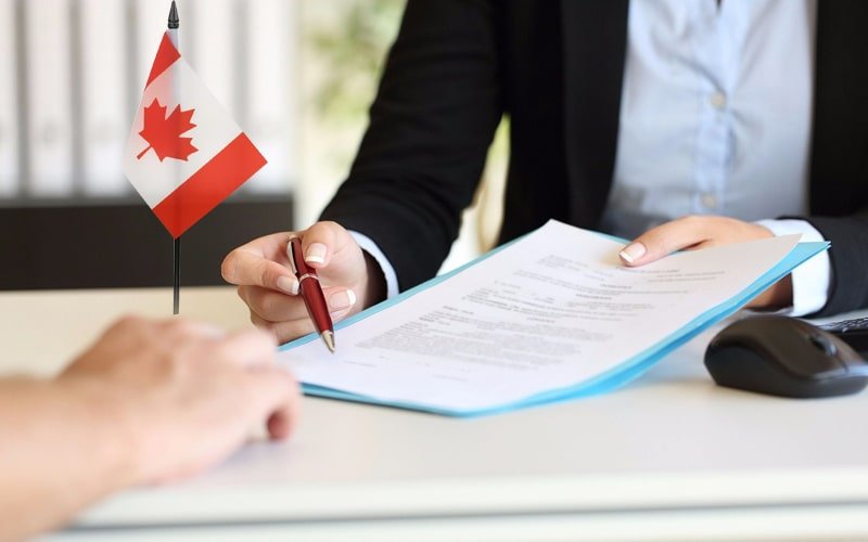 How to change from a Visitor’s Visa to a Work Visa in Canada 2024-2025